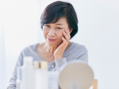シミ・しわ・たるみが気になる女性